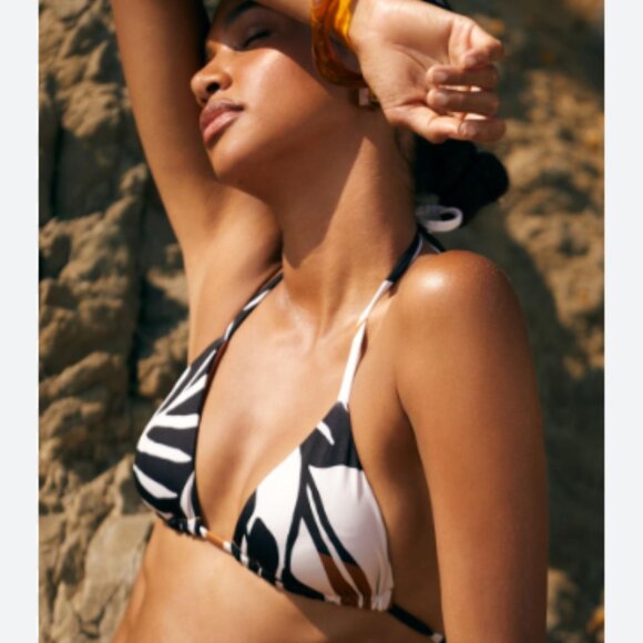 Brand New Vitamin A Gia Triangle Bikini Top - Picture 6 of 9